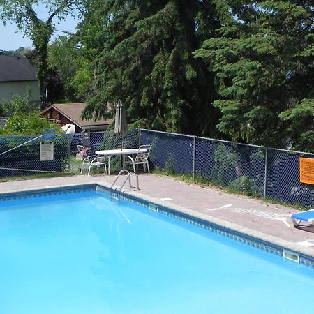 Merland Park Cottages&Motel Picton Buitenkant foto