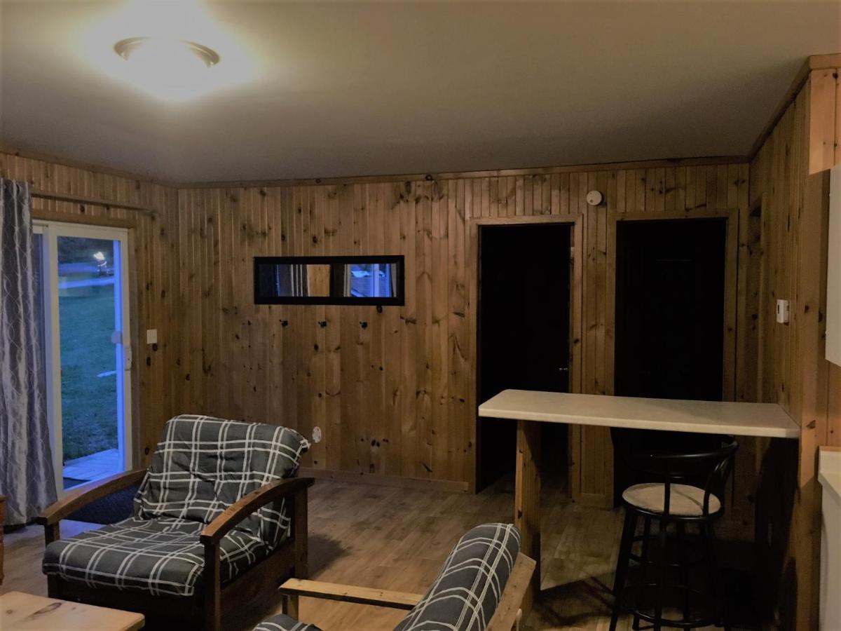 Merland Park Cottages&Motel Picton Buitenkant foto