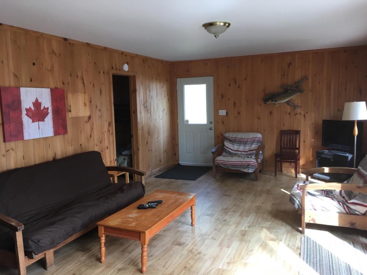 Merland Park Cottages&Motel Picton Buitenkant foto