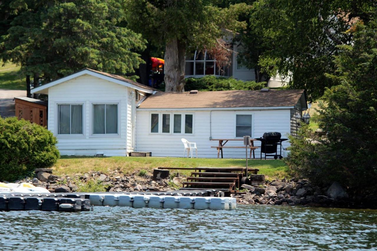 Merland Park Cottages&Motel Picton Buitenkant foto