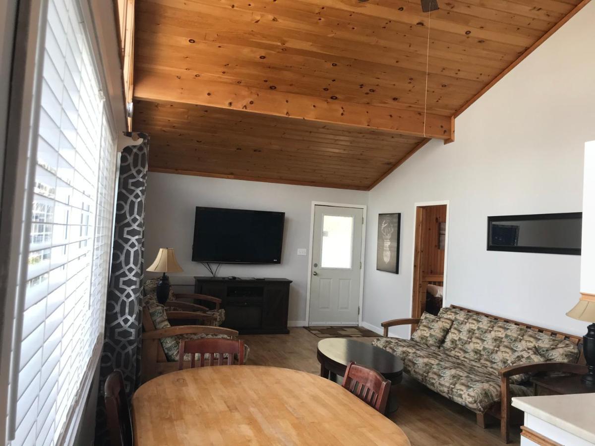 Merland Park Cottages&Motel Picton Buitenkant foto